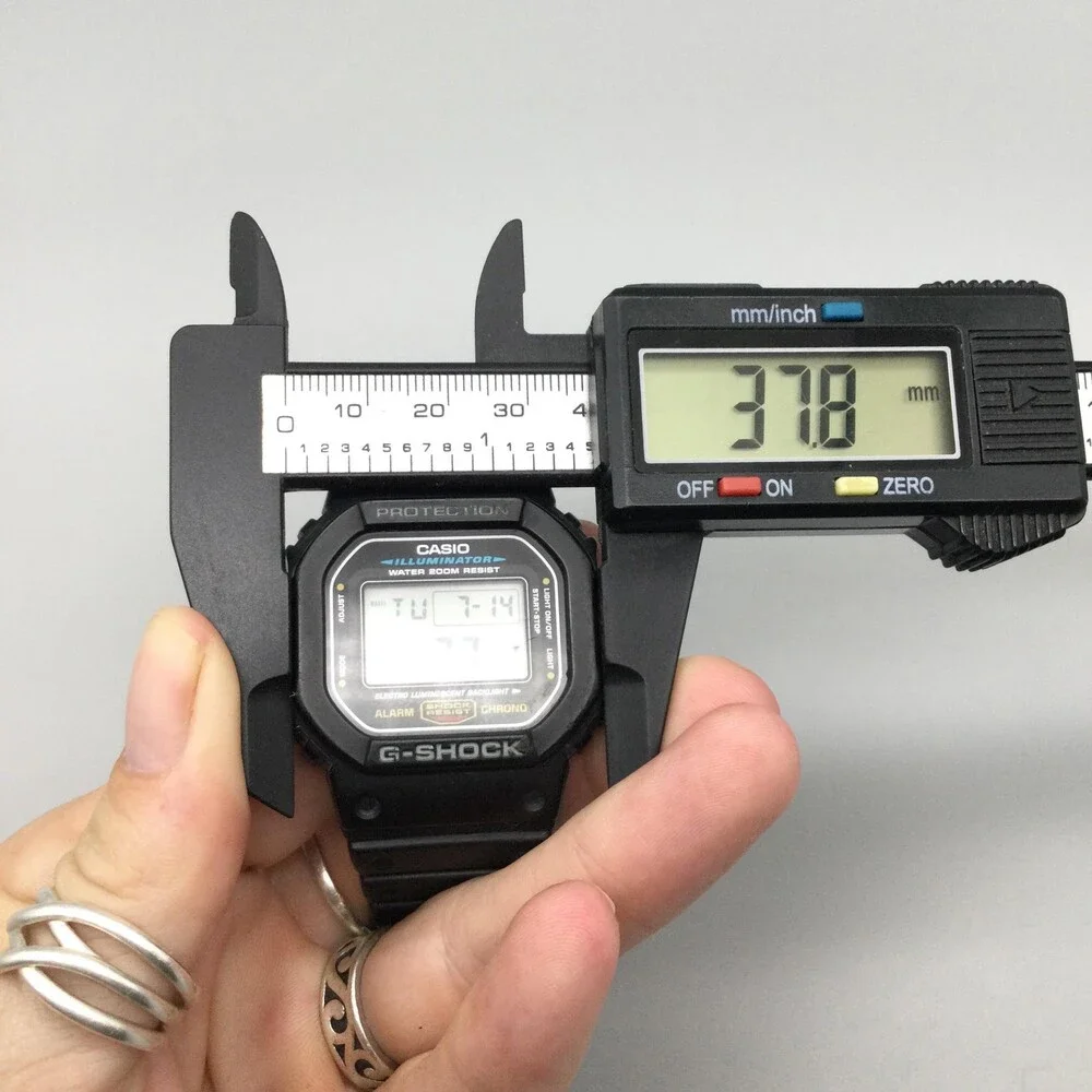 Casio G-Shock 3229 DW-5600E Mens Watch 38mm Digital Black BROKEN BACKLIGHT